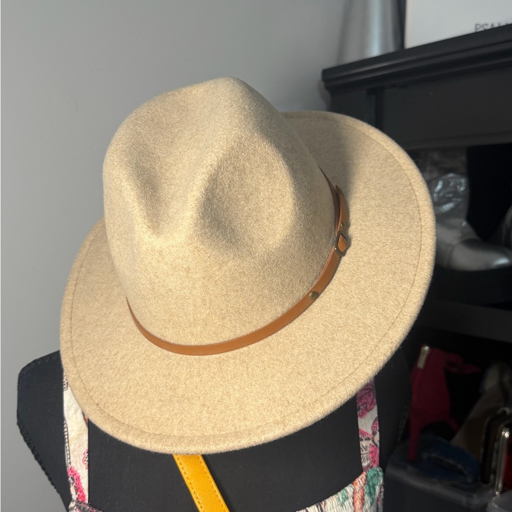 Classic Beige Wool Fedora with Leather Band